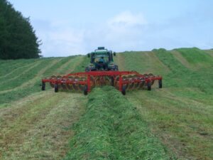 AgLine Bi-Fold Hay Rakes